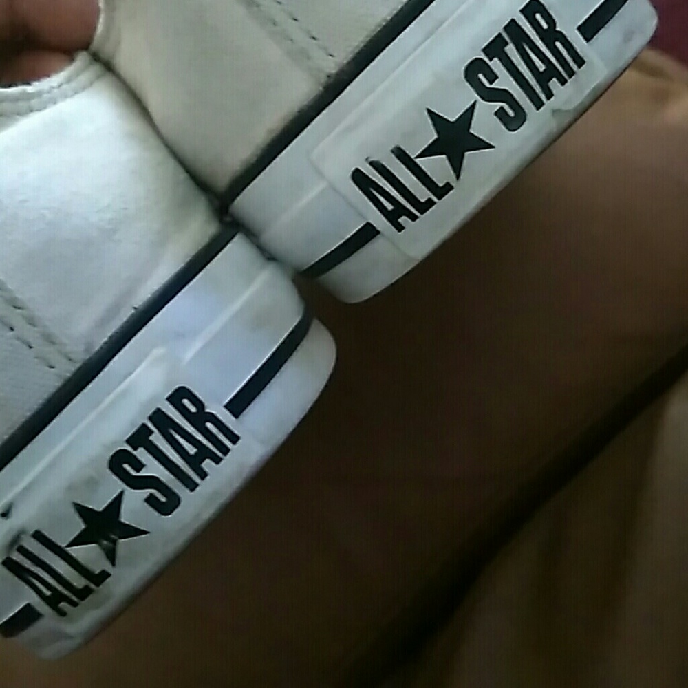 Converse - Picture 2 of 4